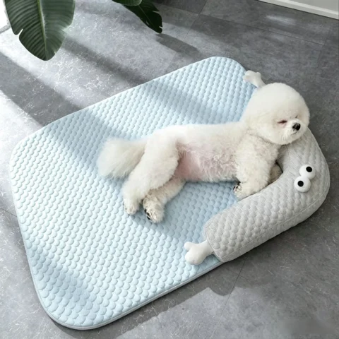 Summer Pet Cooling Mat Ice Silk Breathable Dog Cat Sleeping Pad Moisture-Wicking Cool Pad Cool Comfort Pet Supplies for Hot Days