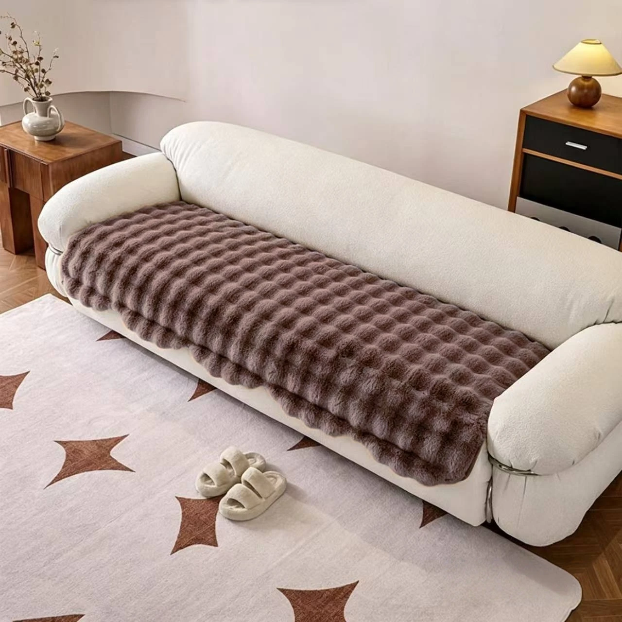 1pc Immitation Fur Thick Sofa Cover, Soft Plush Sofa Towel with Anti-Slip Backing, Throw Towel for Living Room Machine Washable - Image 10