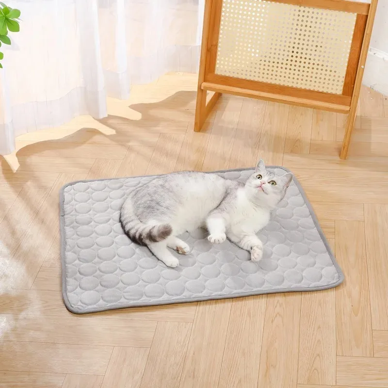 Summer Pet Ice Pad Cool Sleeping Mat Breathable Ice Silk Washable Pet Bed Durable Dog Cat Cushion Pet Supplies for Home Outdo
