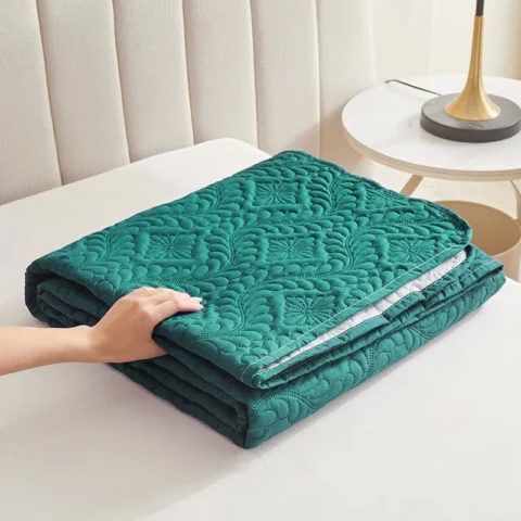 Dirt-Proof Bedspread Waterproof Dog Bed Cover Pet Blanket for Furniture Bed Protector Couch Cover for Dogs Cats Non-Slip Back