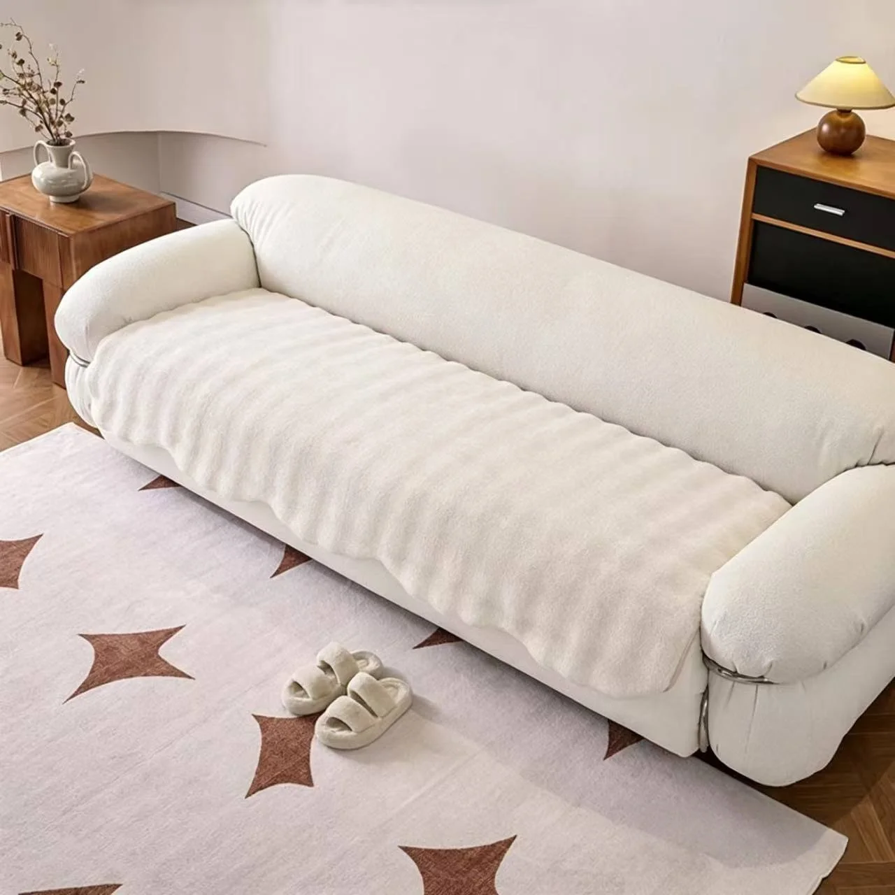 1pc Immitation Fur Thick Sofa Cover, Soft Plush Sofa Towel with Anti-Slip Backing, Throw Towel for Living Room Machine Washable - Image 2